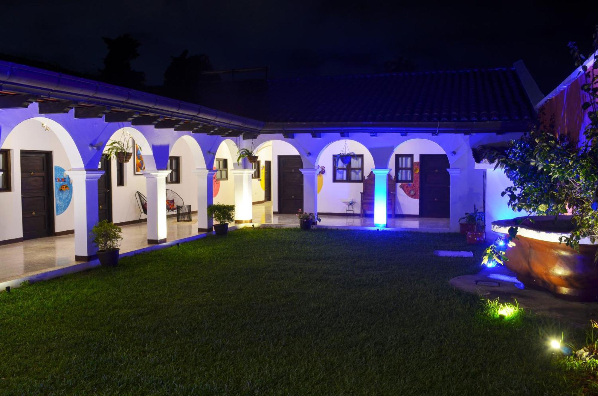 Luna Maya Boutique Hotel Antigua Bagian luar foto